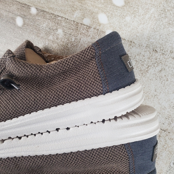 Hey Dude Wally Paisley Shoes Chocolate White Casual Walking Slip-On Shoes NWOB - Picture 14 of 15